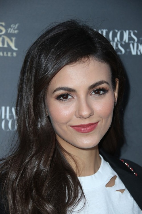 breathtakingwomen:Victoria Justice at the “Pirates of the... - Bonjour Mesdames
