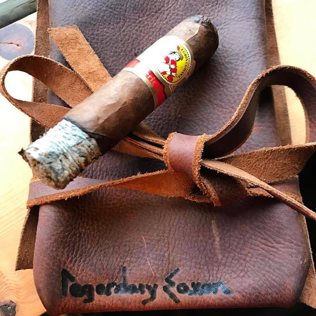 Repost from @stogiesfordayz Always ready to go! #legendarysaxon #lagloriacubana #cigars #cigarporn #whatimsmoking #usamade🇺🇸 #ruggedluxury www.LegendarySaxon.com