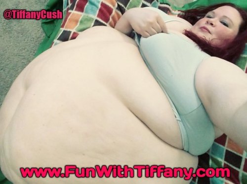 tiffanycushinberry:
“ My belly is so big and round it doesn’t fit on the couch!
Videos: www.FunWithTiffany.com
Site: www.TiffanyCushinberry.com
Live On Cam: http://justbbwcams.com/bbwtiffany/model/4948c269efcb283f7ca472be756608b47c138f4e
***Please...