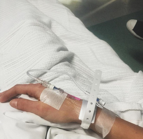 Kptallat a kvetkezre: „girl in hospital tumblr”
