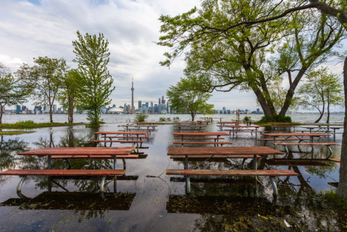 Toronto Islands flooded after Lake Ontario’s water rises to...