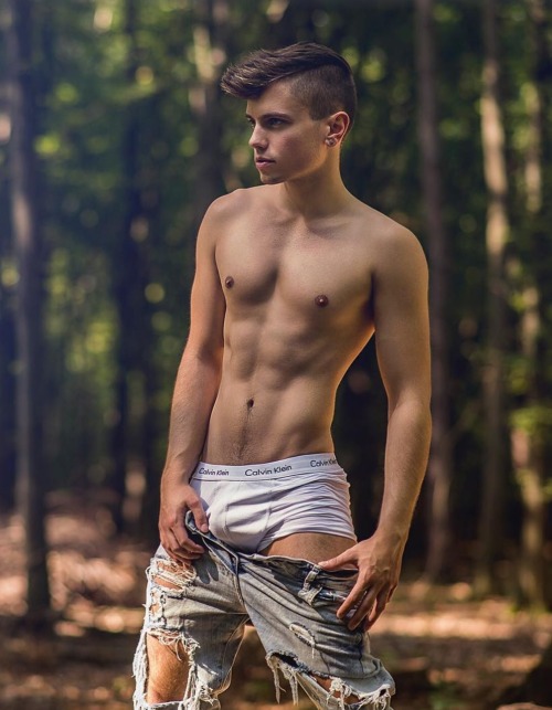 playboys-boytoys-toyboys: “ Adam Lady Jakubowski of Poland https://www.instagram.com/p/BPpzBRvh983/ Photo: Marcin Rychły karrde.pl ”