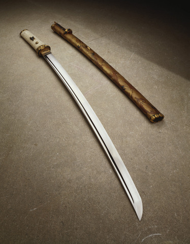 shewhoworshipscarlin:
“Samurai sword and scabbard, 1420-30, Japan.
”