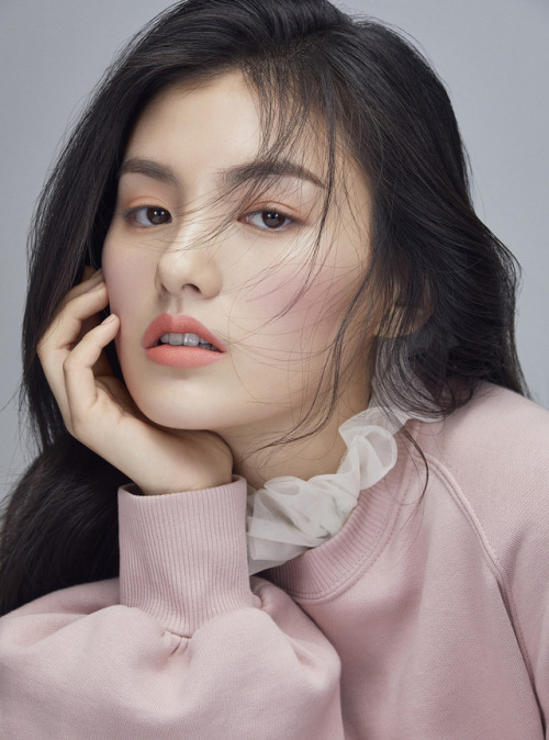 koreanmodel:Kim Yong Ji by Choi Moon Hyuk for Marie Claire Korea... - Bonjour Mesdames
