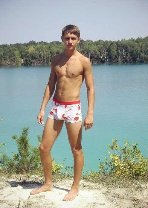 sexycollegeboys: “ Meet and fuck hot local guys: http://bit.ly/1MoBGAR ”