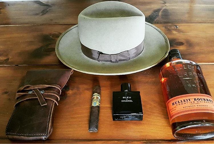 The @bubbspelch collection… a Legendary Saxon #OriginalDesign leather cigar carrier and other cool gear #madeinusa #ruggedluxury Repost from @bubbspelch #allset, #stetsonhat, #stetson, #hat, #bourbon, #bulleitbourbon, #chanel, #chanel blue,...