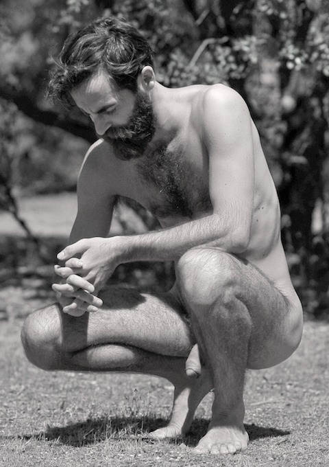 blkfshcrk-naturist:
“Pensive daddy
”