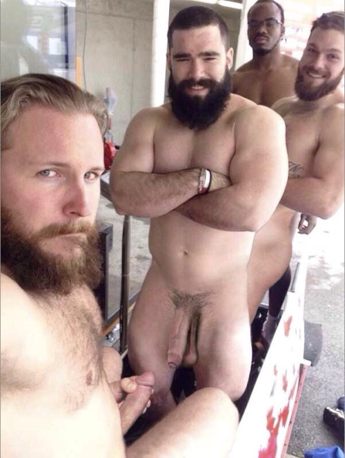 bluecollarboys:
“Local gay men want sex: http://bit.ly/2gOf4lO
”