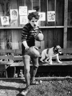 pat920:
“Charlie Chaplin. Pat.💋
Le Boxer. Pat.💋
”