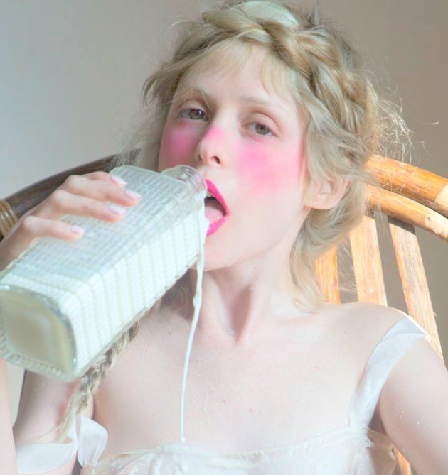 papermagazine:
“ PREMIERE: Watch Petite Meller’s Erotic, Pastel-Colored Video For “Milk Bath” ”