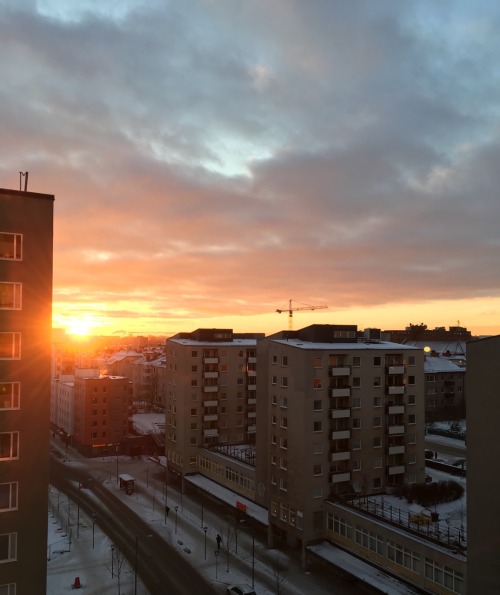 The morning view from my Stockholm flat. The late morning sun slowly fighting it’s way through the long dark hours, only to lose again in a few hours. Nevertheless, a sight to enjoy.