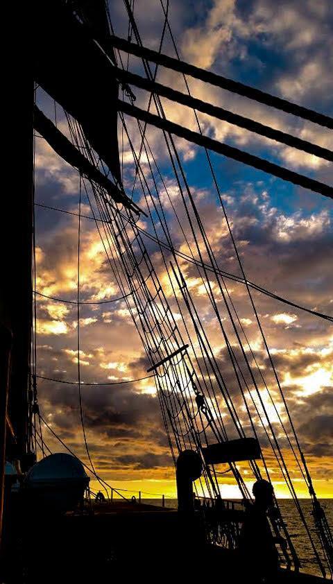 Sunset from the deck of Hawaiian Chieftain [x]