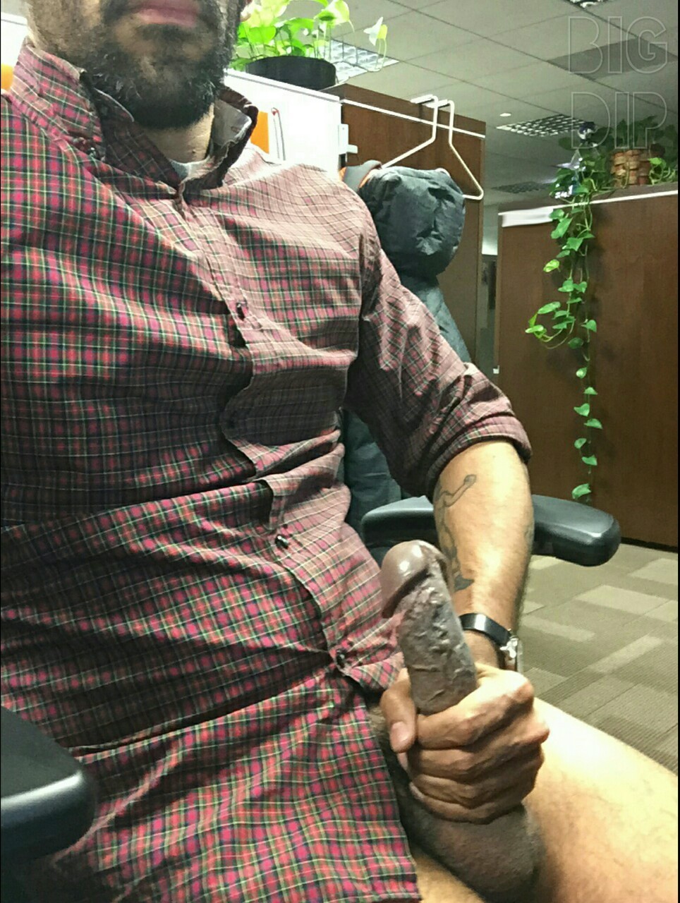 bigdicksinpublic:
“ “I love to masturbate but I don’t do it in public nearly enough. Here’s the first step towards changing that…” - [x]
YOU SIR, ARE HOT AS FUCK!!! We’re here in full support man! 😉! ”
pants down at the office