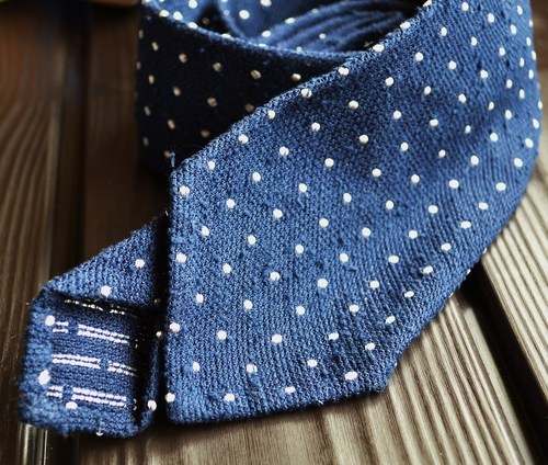 Fabric slubs on a necktie