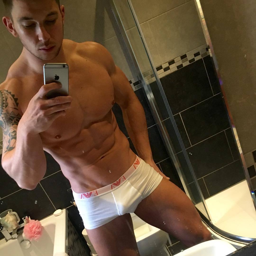 underlads: “ The hottest guys in their underwear at UNDERLADS with over 20,000 followers!!! Submit your pics and get featured. ”