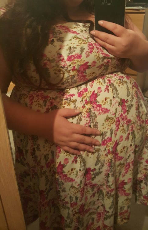 softgirlgotfat:
“Feeling very fat with a very tight dress and leggings after a fantastic tea party where I was able to give into my gluttonous tendencies. I have gorged on over 10 slices of cake (lost count) and so much cream tea! My overfed body is...
