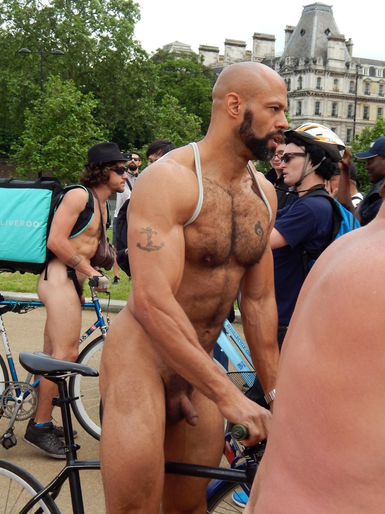 Follow planesdrifter: trueTHAT if you’re an admirer of older, hairy natural and muscular men.
Check it out and the archive too or the live cams.