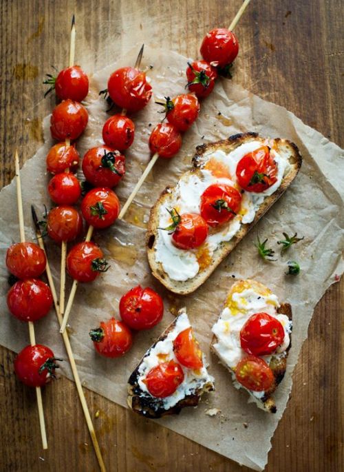 intensefoodcravings:
“Grilled Tomato “Lollipop” Toasts | White on Rice Couple
”