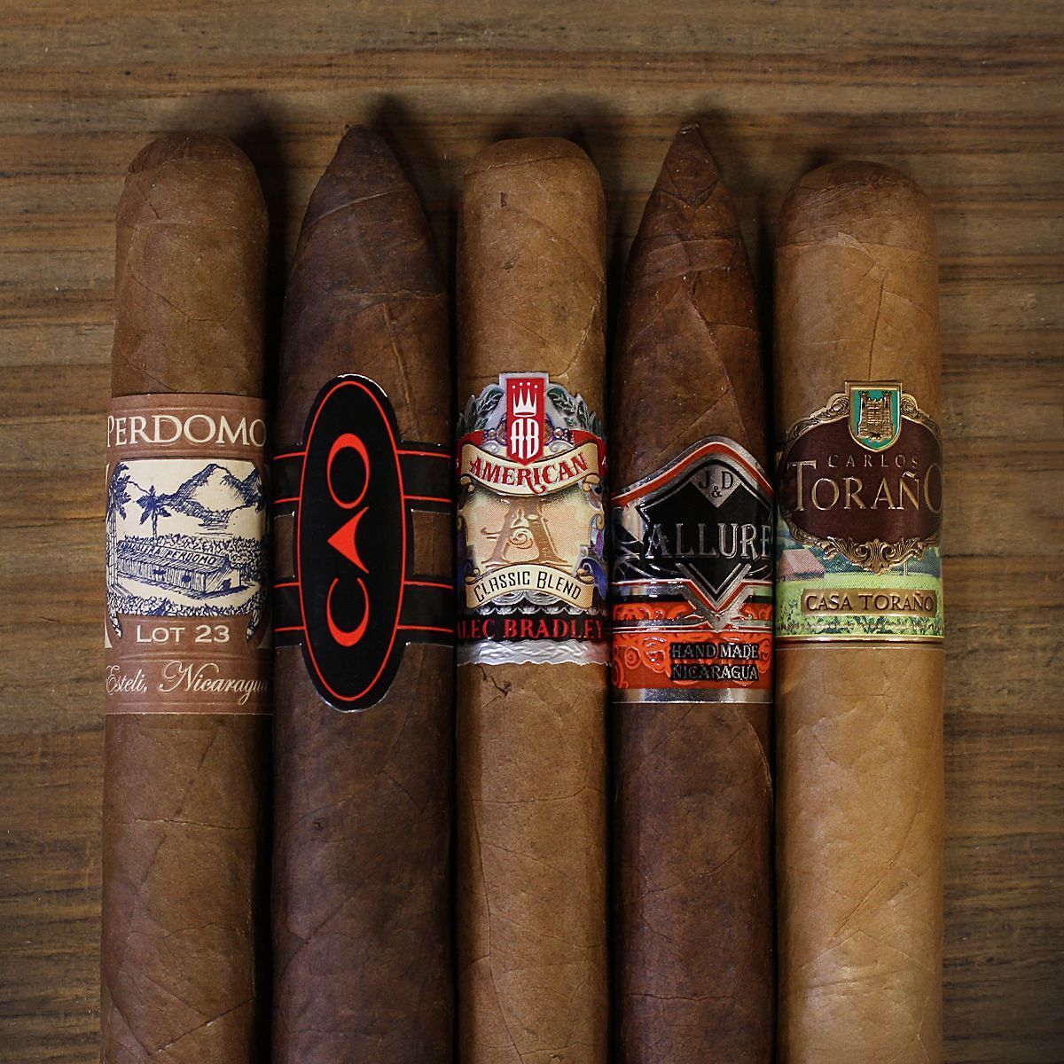 cheaphumidors:
“ Ohhh what to smoke? What shall the smoke be today! I’m in between the Casa Torano and the American Classic Blend. Which one(s) would you smoke?
#BOTL #SOTL #smokecigars #cigarlover #smoketobacco #AmericanClassicBlend #AlecBradley...