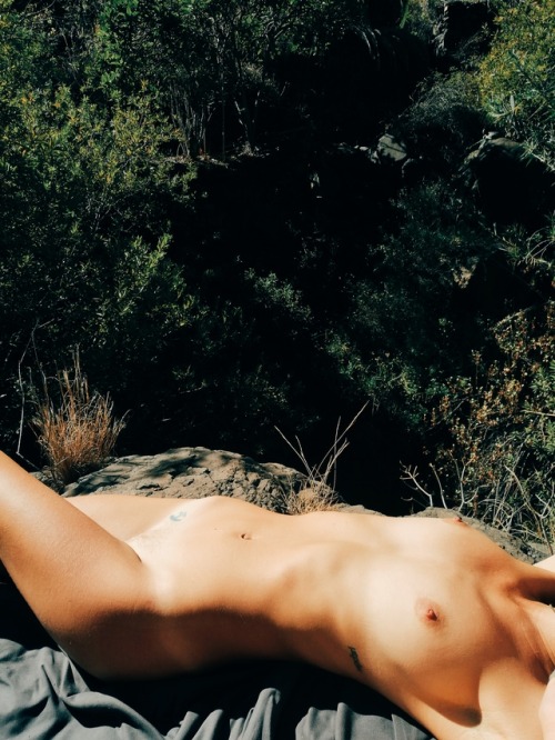 tlcrmt:• pure nature •@addyogurt– Being nude in nature can... - Daily Ladies