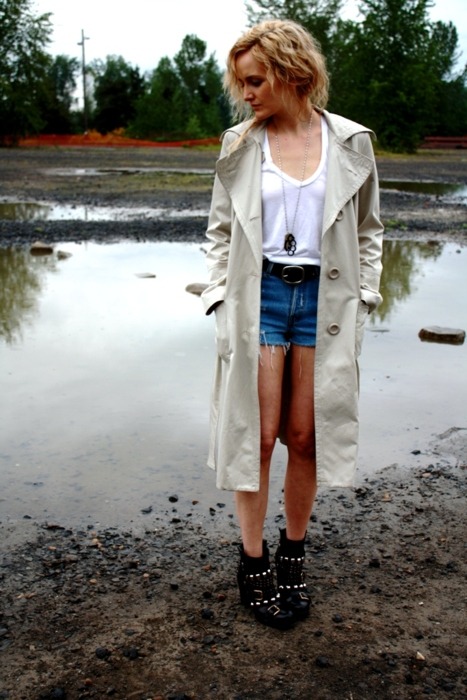 I Want a Girl with Short Shorts and a Long Jacket