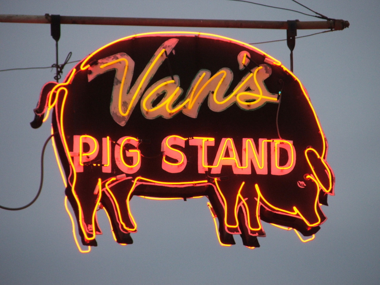 Van's Pig Stand - 717 East Highland Street, Shawnee, Oklahoma U.S.A. - August 2011