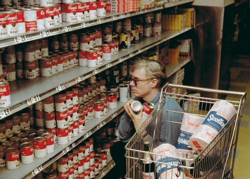mc-bat-commander:
“ retropopcult:
“ Andy Warhol gathering supplies (“props”) for his art
”
Lmao that b***tch he loved soup
”