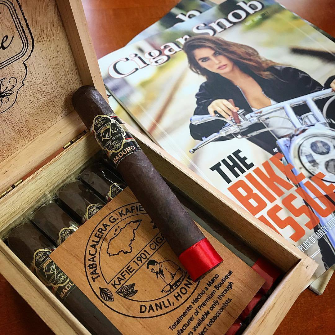 New cigars to go along with the new issue of @cigarsnobmag . Makes for a great afternoon. #tabacaleragkafieycia #kafie1901cigars (at Kafie 1901 Cigars)