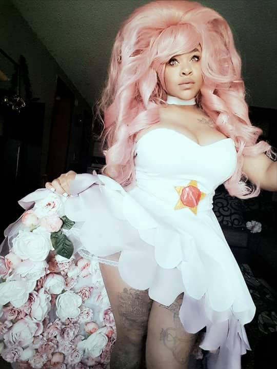 An incredible Rose Quartz cosplay by joye.cho on instagram