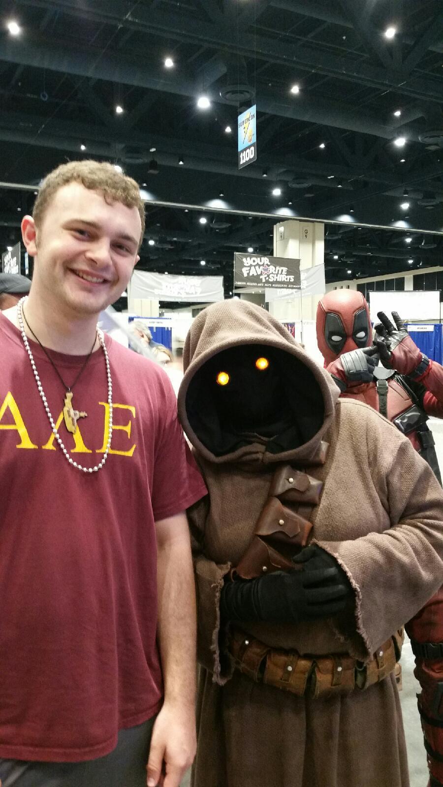 failnation:
“At supercon I was taking a picture with a Jawa.. didn’t realize the deadpool till I got home
”