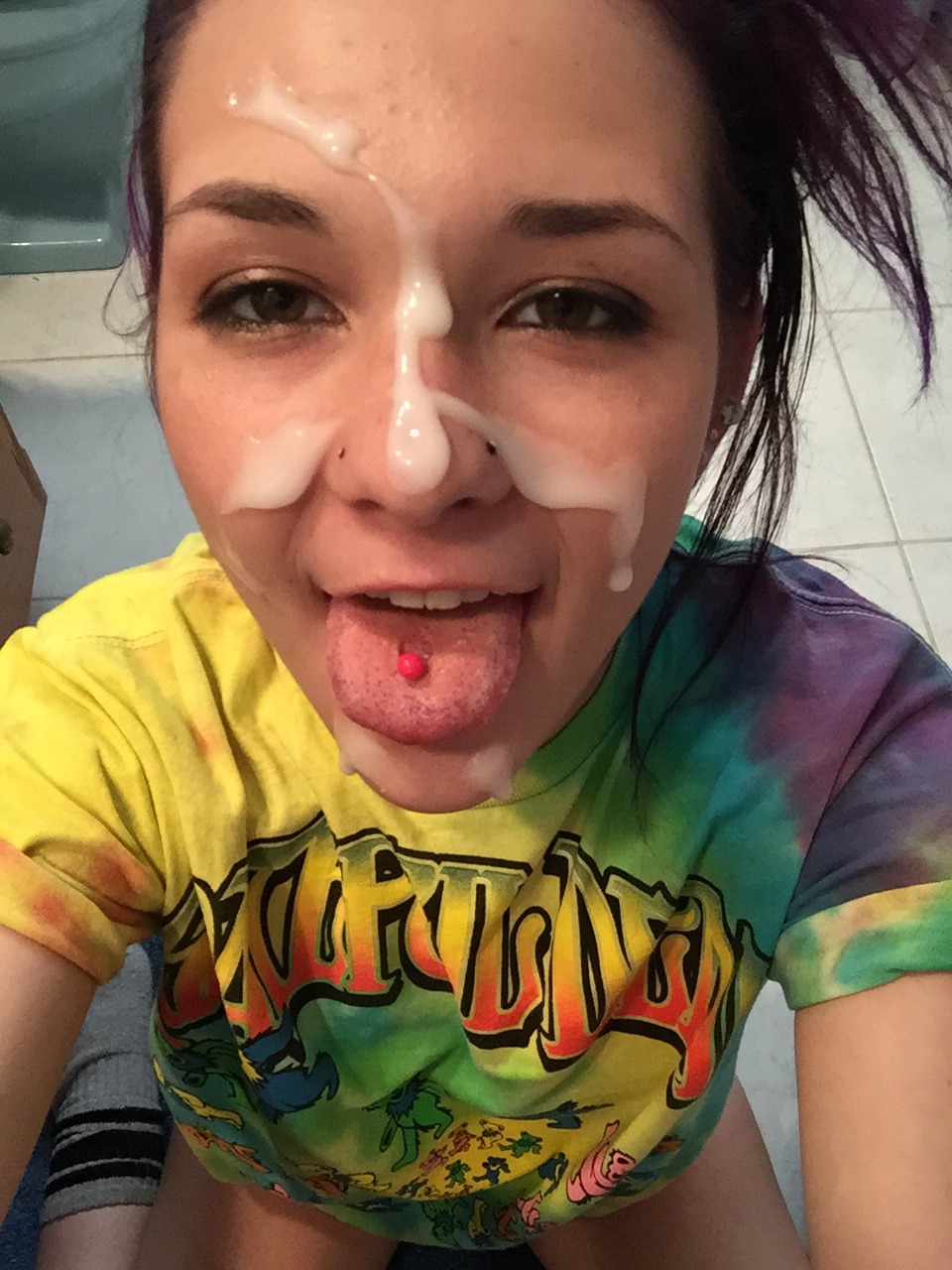 Messy hottie gets awarded with new cumshots