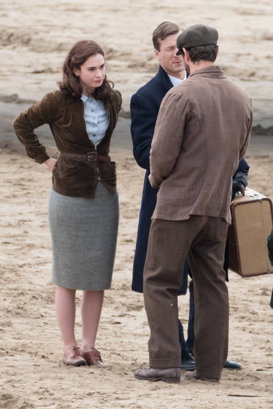 The Guernsey Literary & Potato Peel Pie Society de Mike Newell - Page 2 Tumblr_op56uk26031um6vqso7_1280