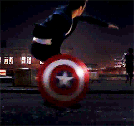 Thor VS.Captain America :「ソー : ラグナロク」VS.「キャプテン・アメリカ : ウィンター・ソルジャー」