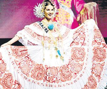 Traje nacional que estará llevando Keity Drennan Miss Panamá al Miss Universo Tumblr_ojgdb9Biji1ttlfhbo1_400