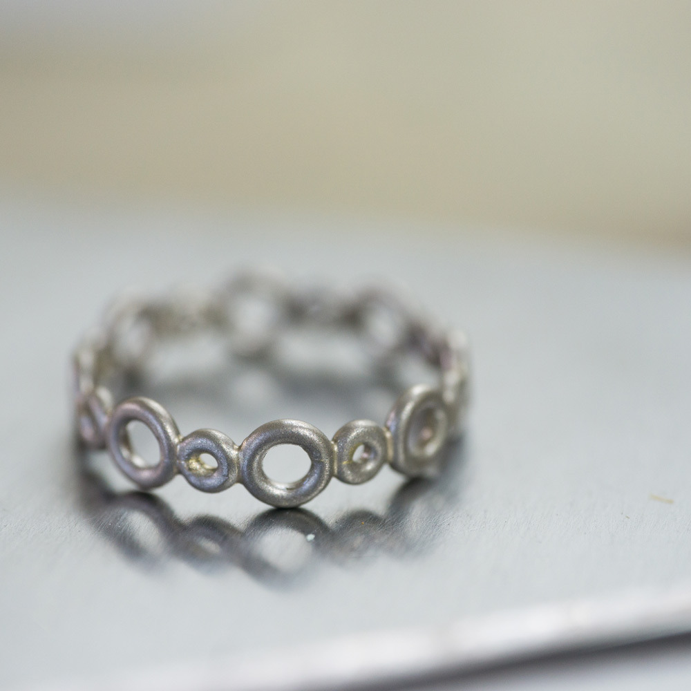 ジュエリーの制作過程　プラチナのリング　屋久島でつくる婚約指輪