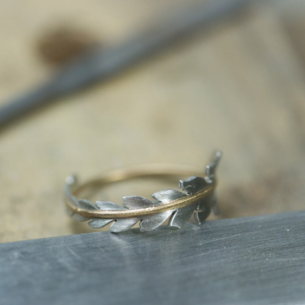 結婚指輪の制作風景　シダの指輪　プラチナ、ゴールド　
