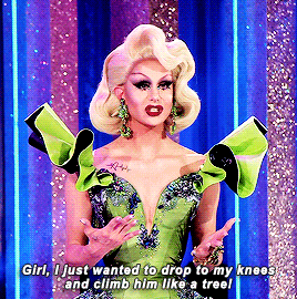 Trinity Taylor describes what she wants to do to Chris Pine.