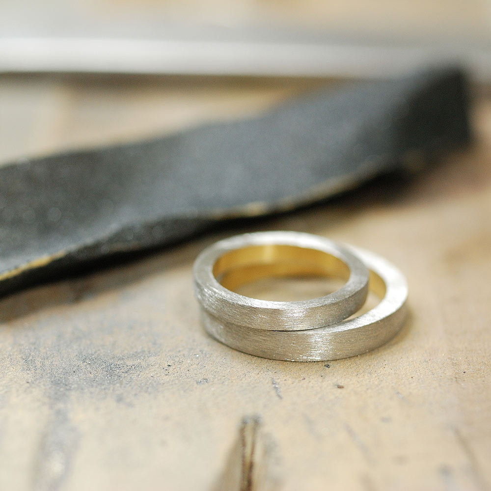 シーン２　オーダーメイドマリッジリングの制作風景　プラチナ、ゴールド　屋久島で作る結婚指輪