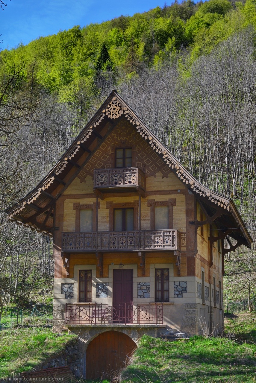 emiliomaccanti:
“ Chalet
Crissolo | Piemonte | Italy
”
A gingerbread house so quaint.
Disguised with colorful paint.
An evil group lives here.
And our town is so near.
They are Watchers for The Dead.
I’m afraid to go to bed.
Come and take a quick...