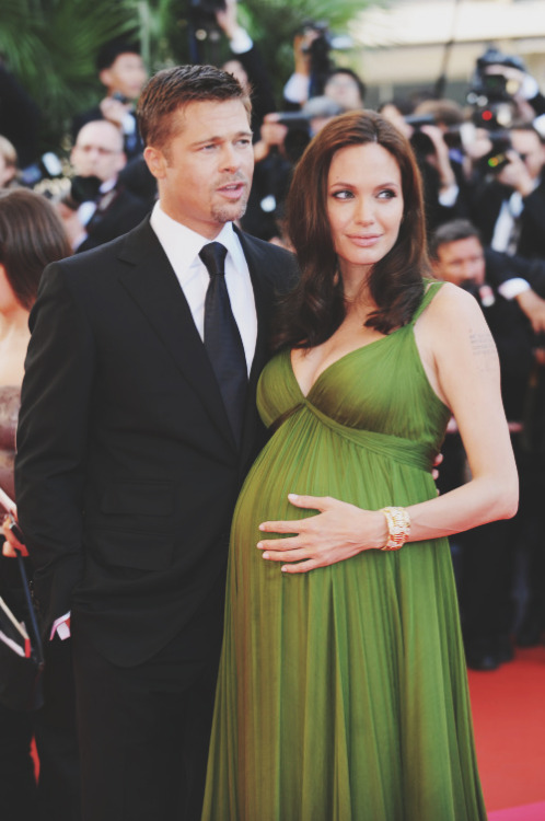 Angelia Jolie Pregnant 26