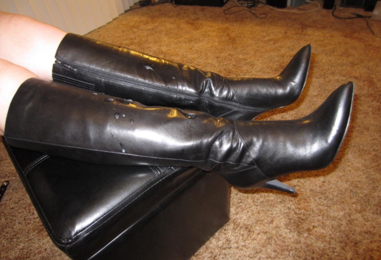 Cum On Leather Boots 44