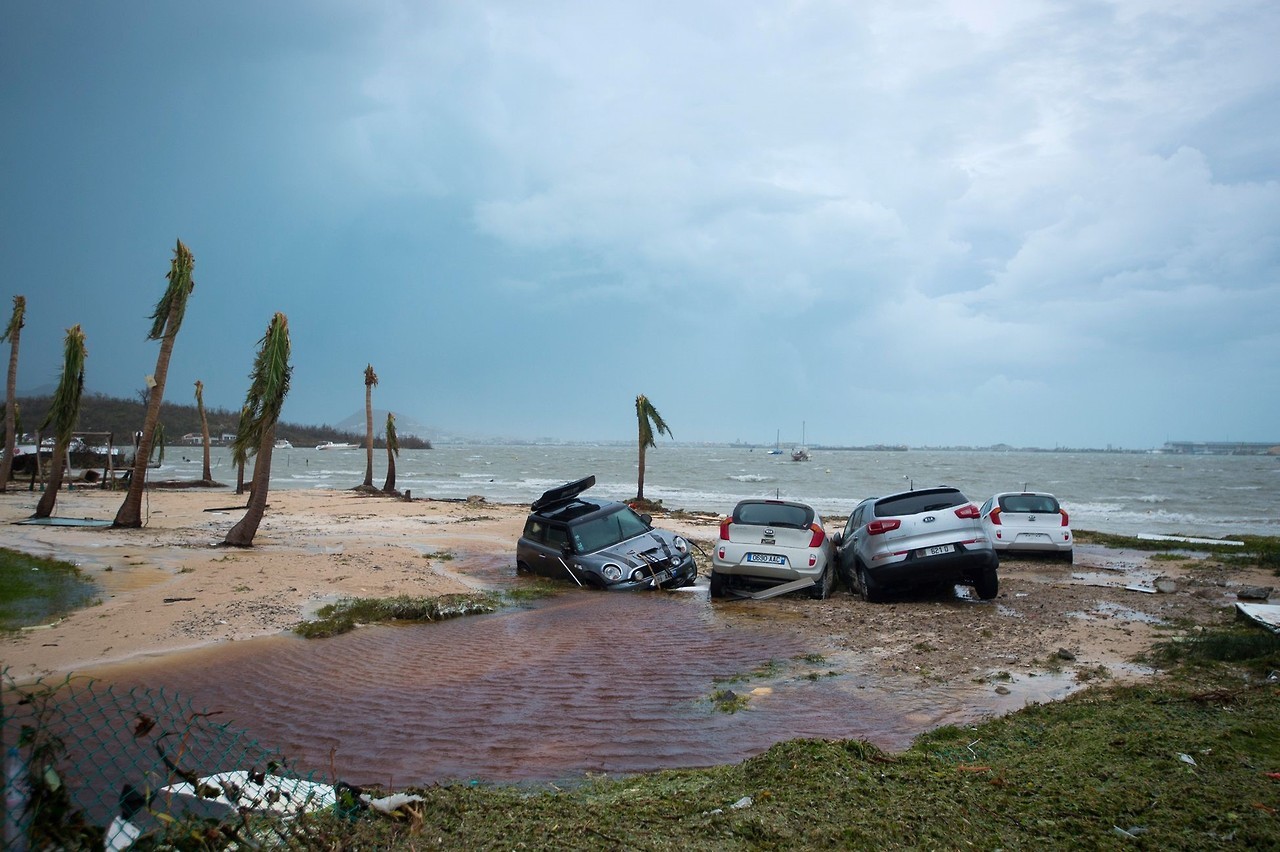 HURACÁN IRMA. El paisaje desolado luego del paso del devastador huracán en la playa de Marigot, cerca de la Bahía de Ortiga, en la colectividad francesa de Saint Martin. Francia, los Países Bajos y Gran Bretaña están enviando raciones de emergencia y...