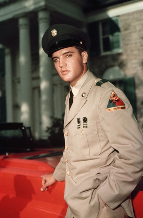 Elvis In Uniform 31