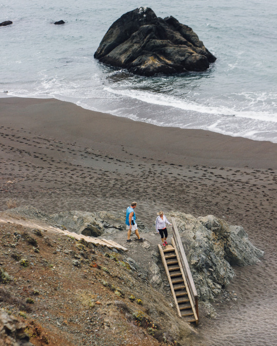 hidden black sands beach near San Francisco and how to get to it