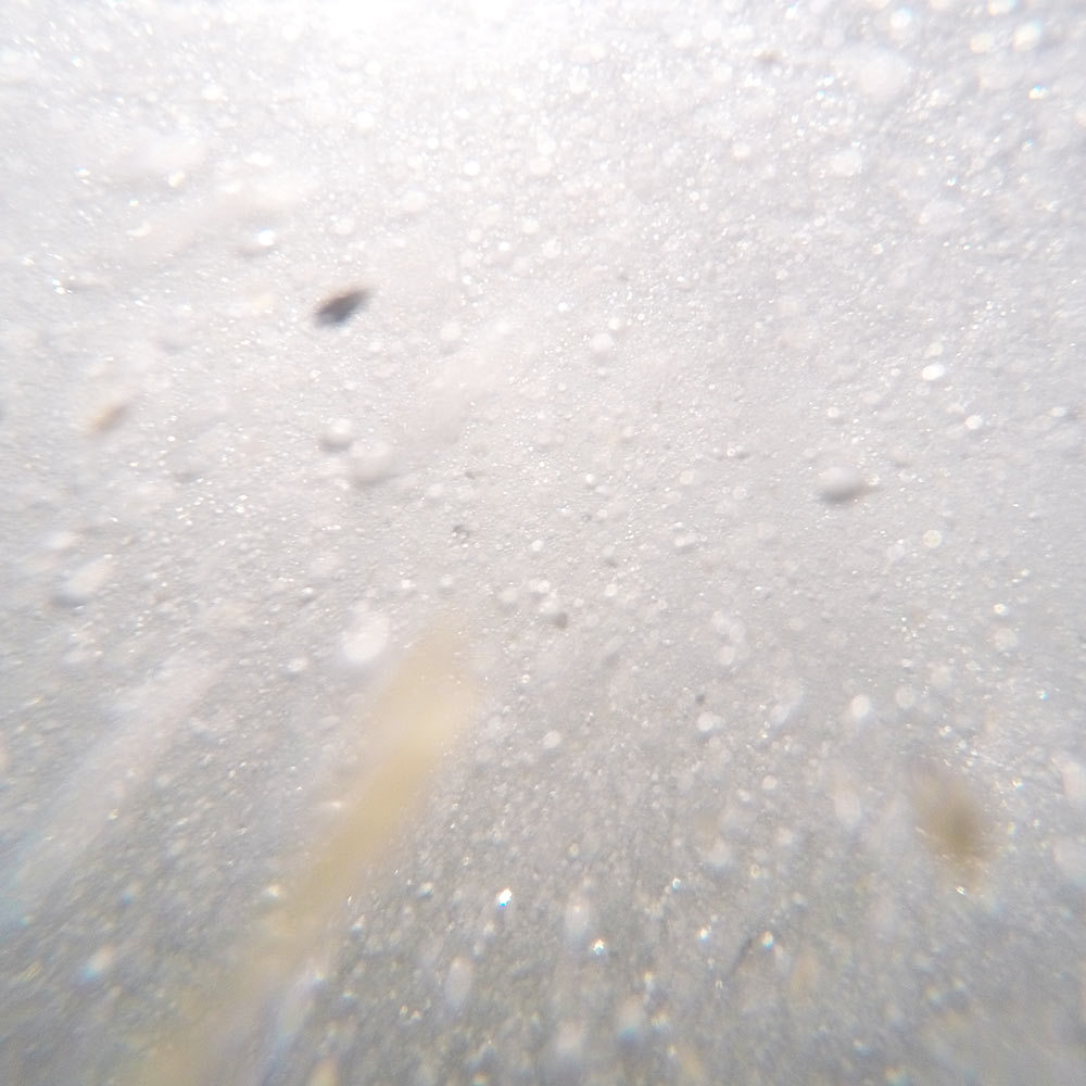 屋久島の海　水中　泡と光