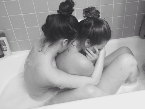 Nude Lesbians In Bathtub 43