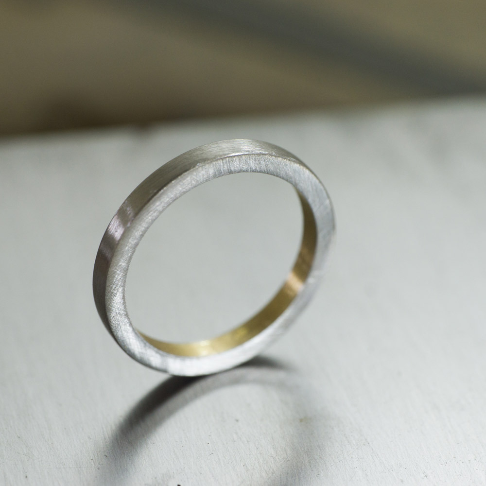 ジュエリーの制作風景3　屋久島の月モチーフのマリッジリング　プラチナ、ゴールド　屋久島でつくる結婚指輪