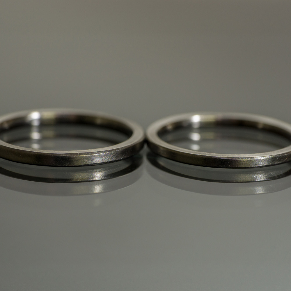 屋久島で作る結婚指輪　２本横に並んで　ホワイトゴールド