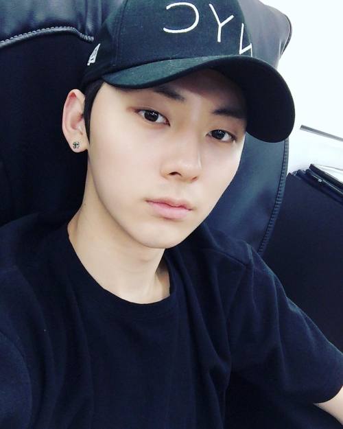 Image result for minhyun selca