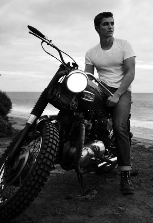 Sexy Guy Motorbike 85